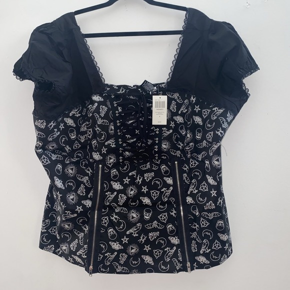 Hot Topic Tops - Hot topic Black & White Magic Symbols Zipper & Lacing Top Corset Mystical Size 4